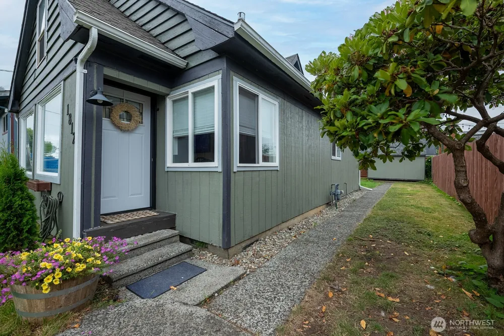 1812 Bay Avenue Aberdeen, WA 98520