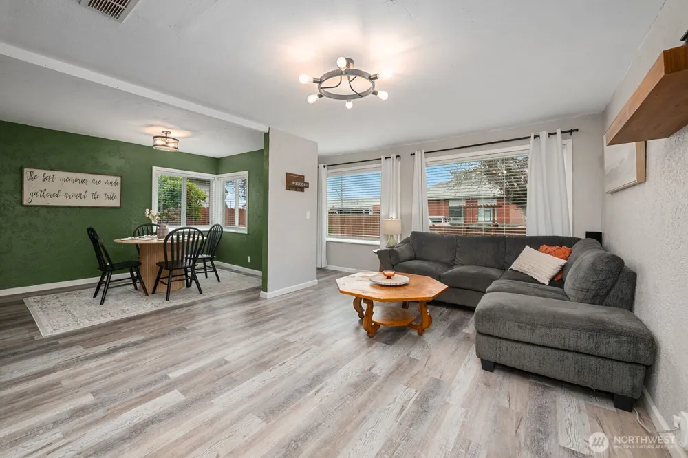 1812 Bay Avenue Aberdeen, WA 98520