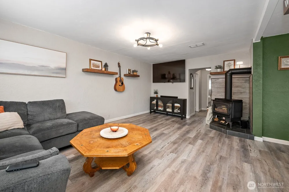 1812 Bay Avenue Aberdeen, WA 98520
