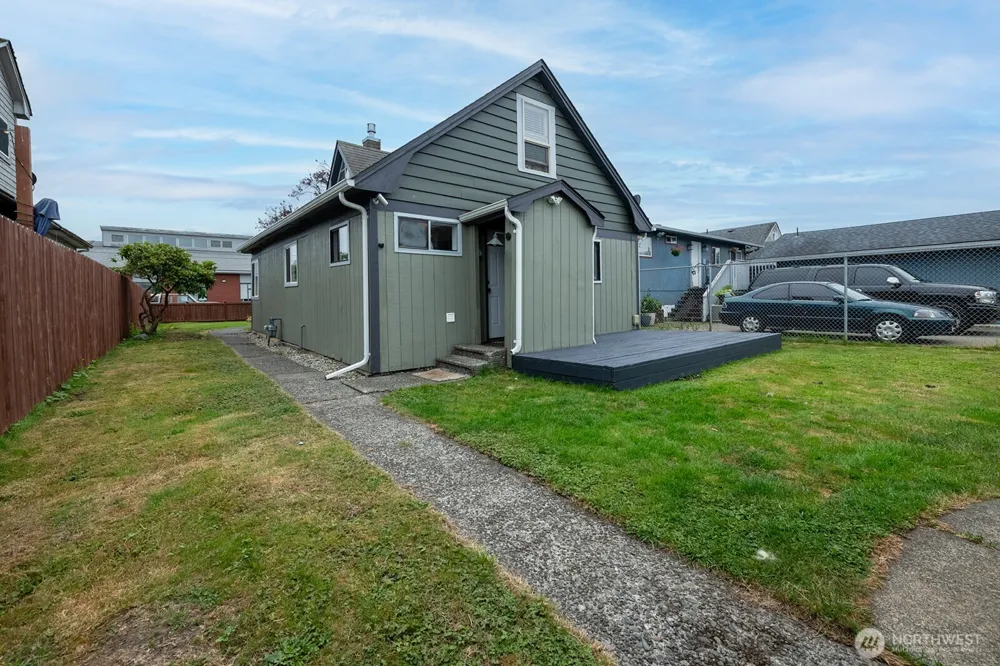 1812 Bay Avenue Aberdeen, WA 98520