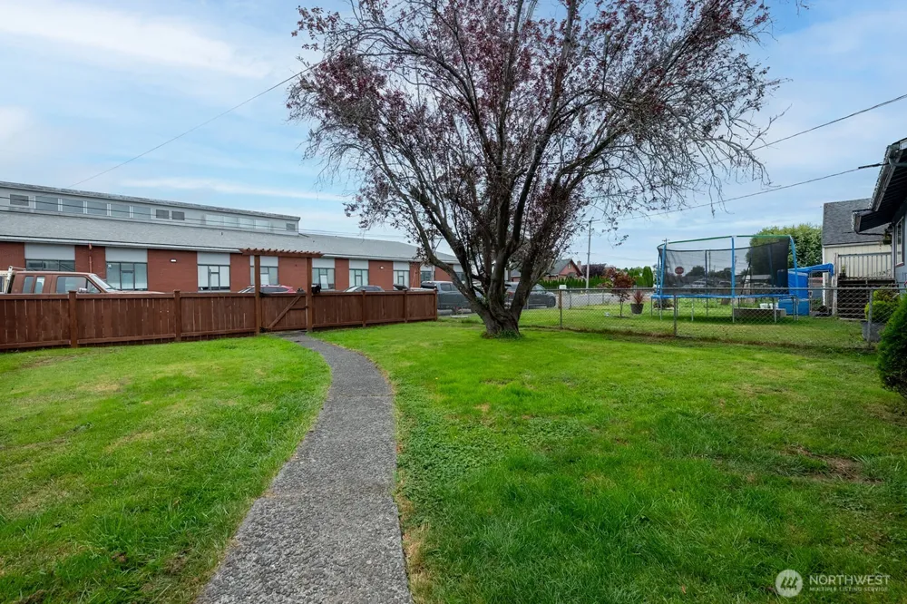 1812 Bay Avenue Aberdeen, WA 98520