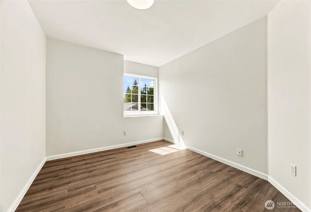 6521 26th ST NE Federal Way, WA 98422