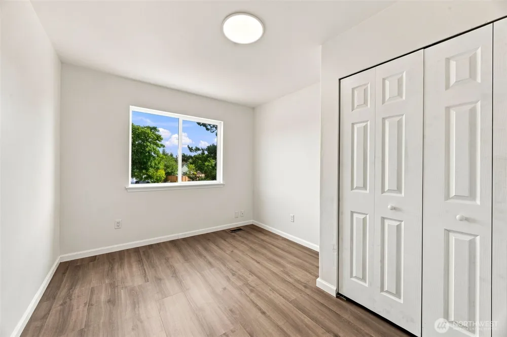 6521 26th ST NE Federal Way, WA 98422