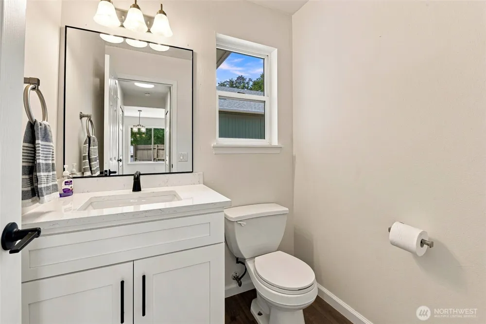 6521 26th ST NE Federal Way, WA 98422