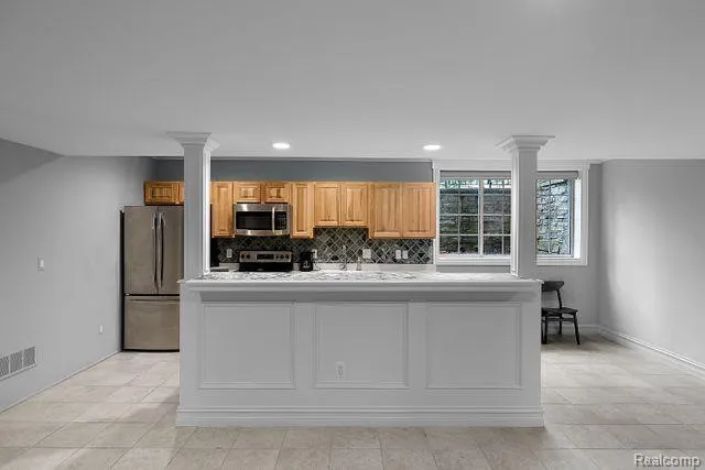 321 Aspen Road Birmingham City, MI 48009