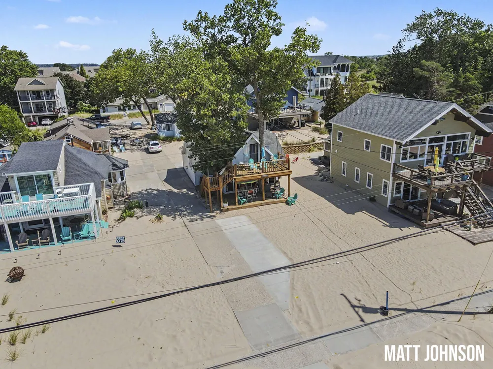 1682 Beach Street Muskegon City, MI 49441