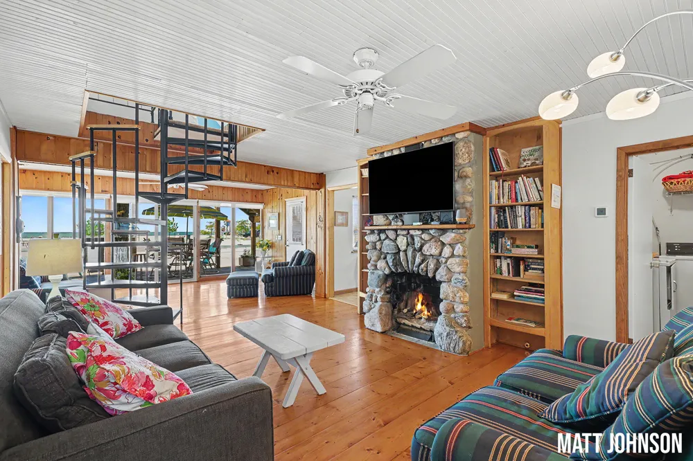 1682 Beach Street Muskegon City, MI 49441