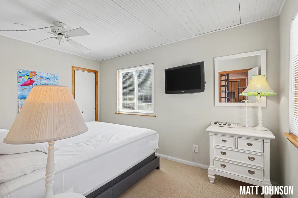 1682 Beach Street Muskegon City, MI 49441