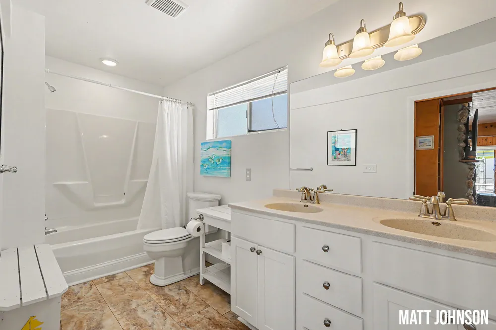 1682 Beach Street Muskegon City, MI 49441