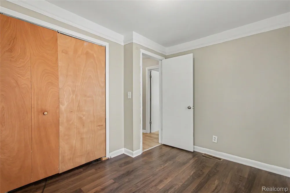 6726 Minock Street Detroit City, MI 48228