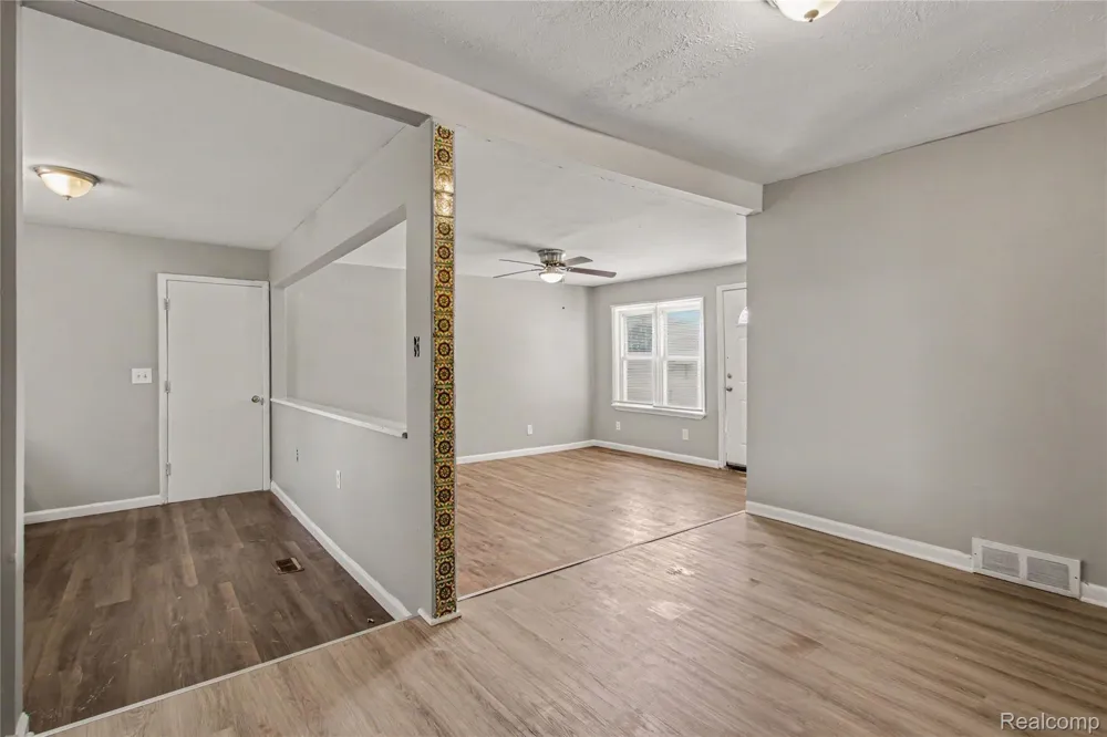 6726 Minock Street Detroit City, MI 48228