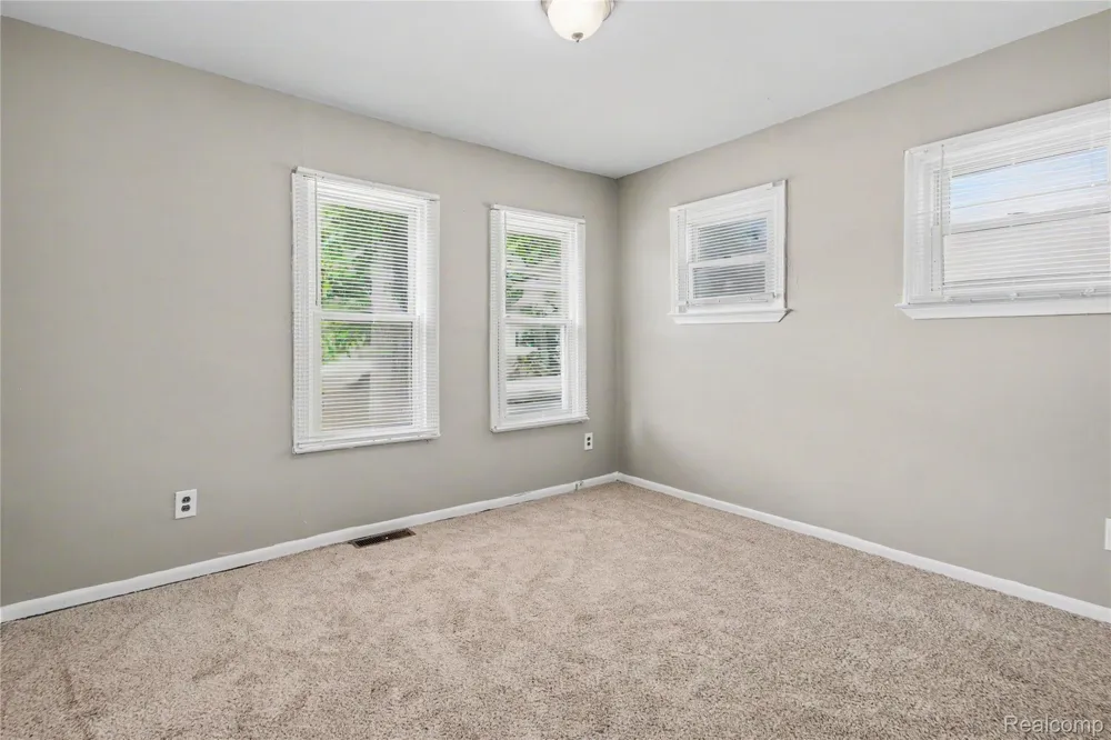 6726 Minock Street Detroit City, MI 48228