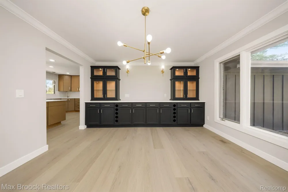 5240 CLARENDON CREST STREET Bloomfield Charter Township, MI 48302