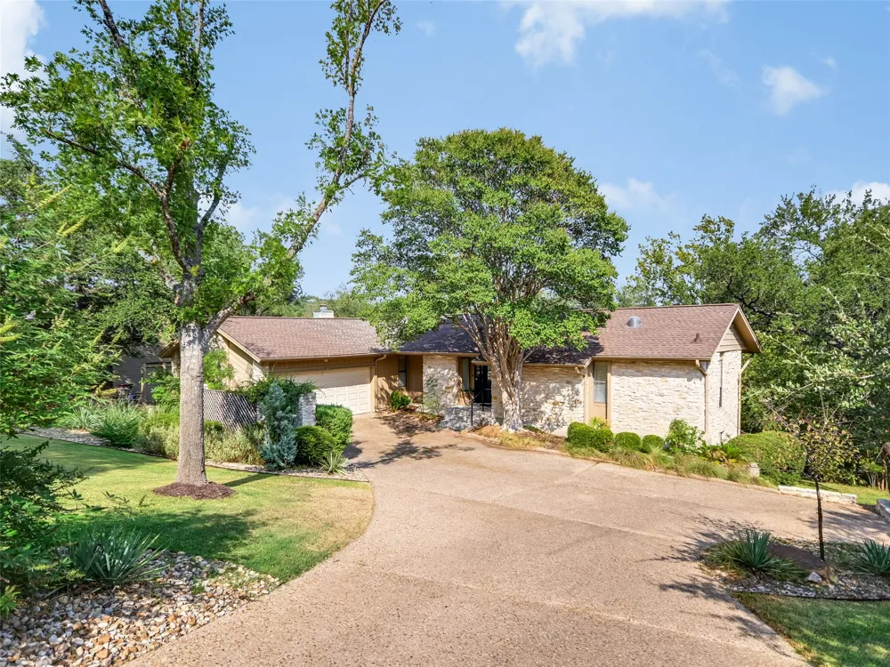 2207 Cypress Point E Austin, TX 78746