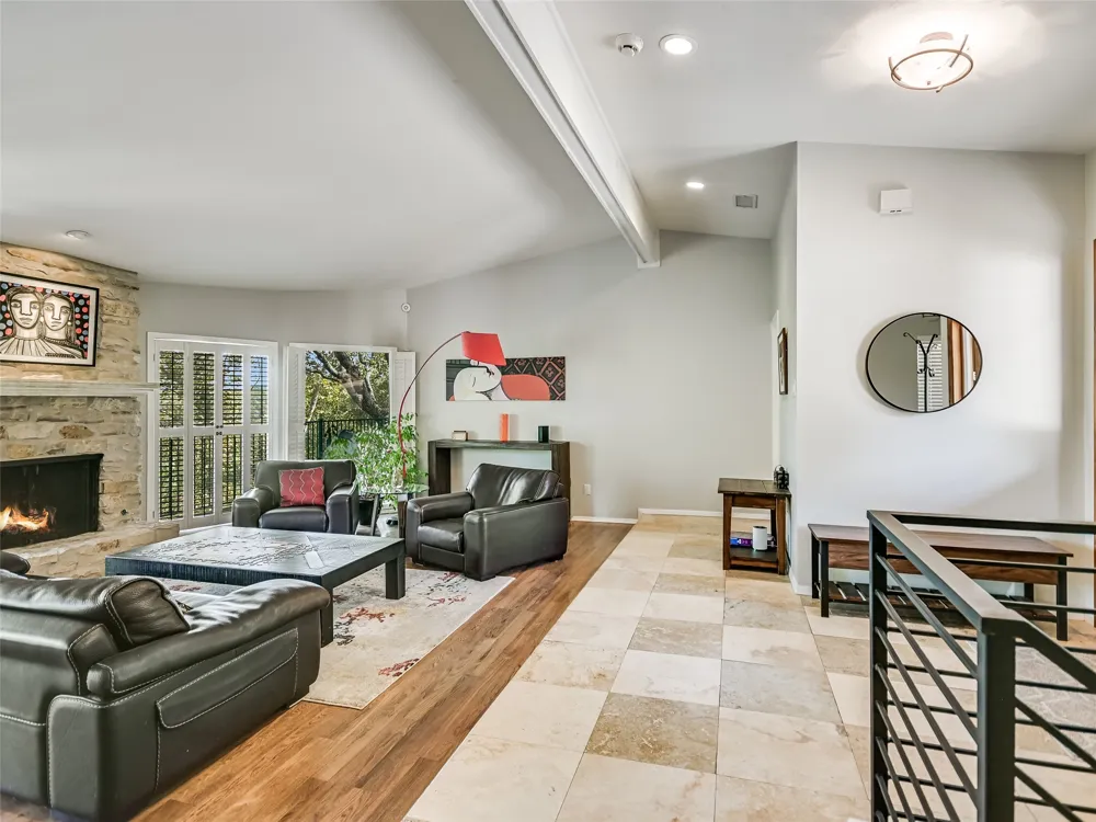 2207 Cypress Point E Austin, TX 78746
