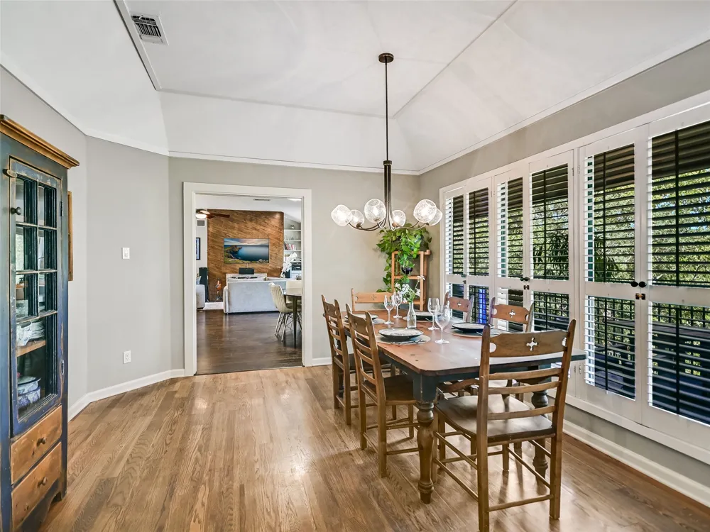 2207 Cypress Point E Austin, TX 78746