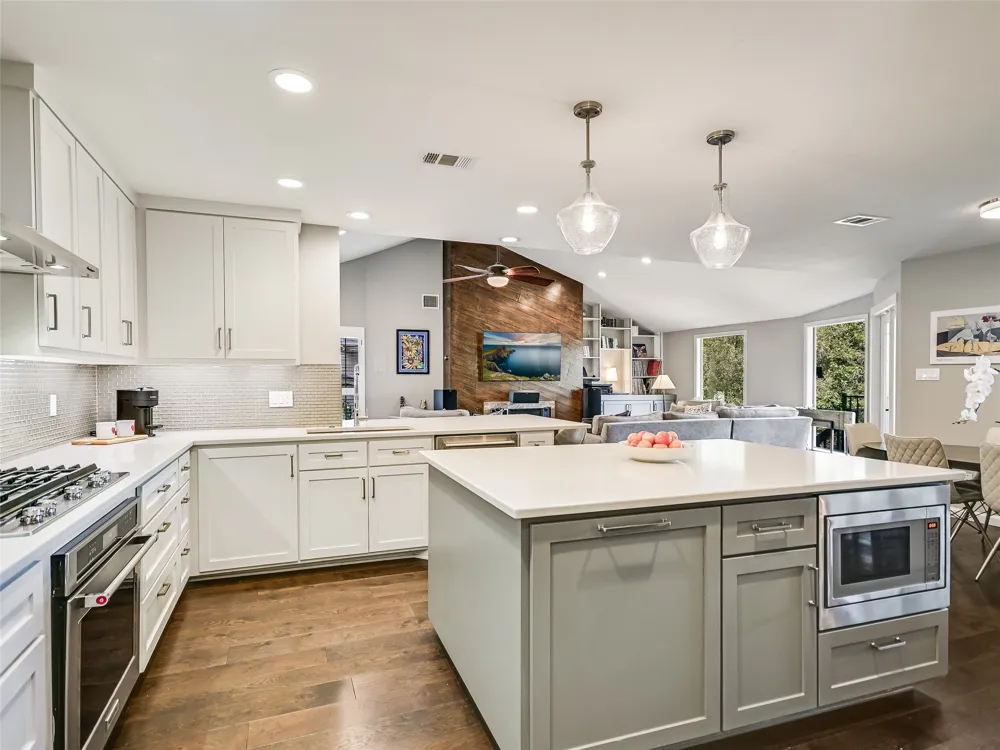 2207 Cypress Point E Austin, TX 78746