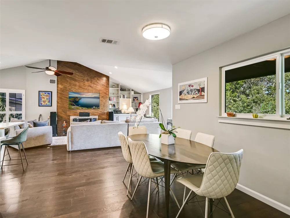 2207 Cypress Point E Austin, TX 78746