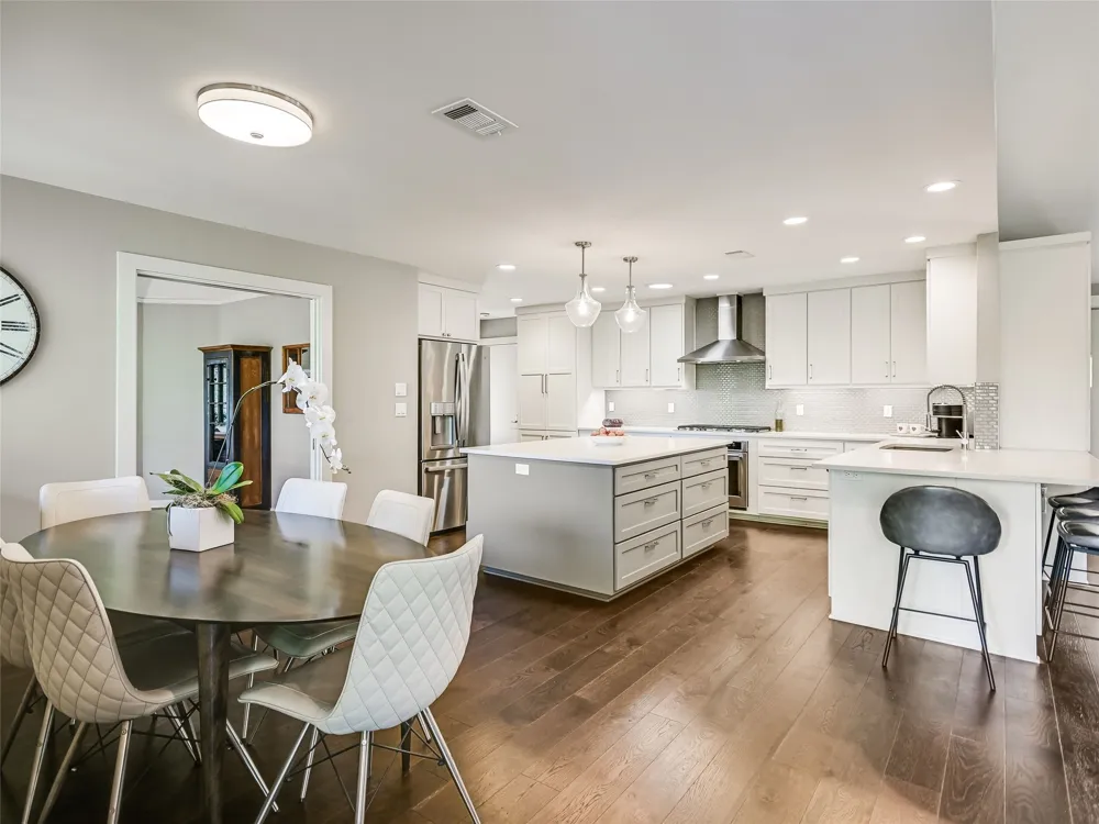2207 Cypress Point E Austin, TX 78746