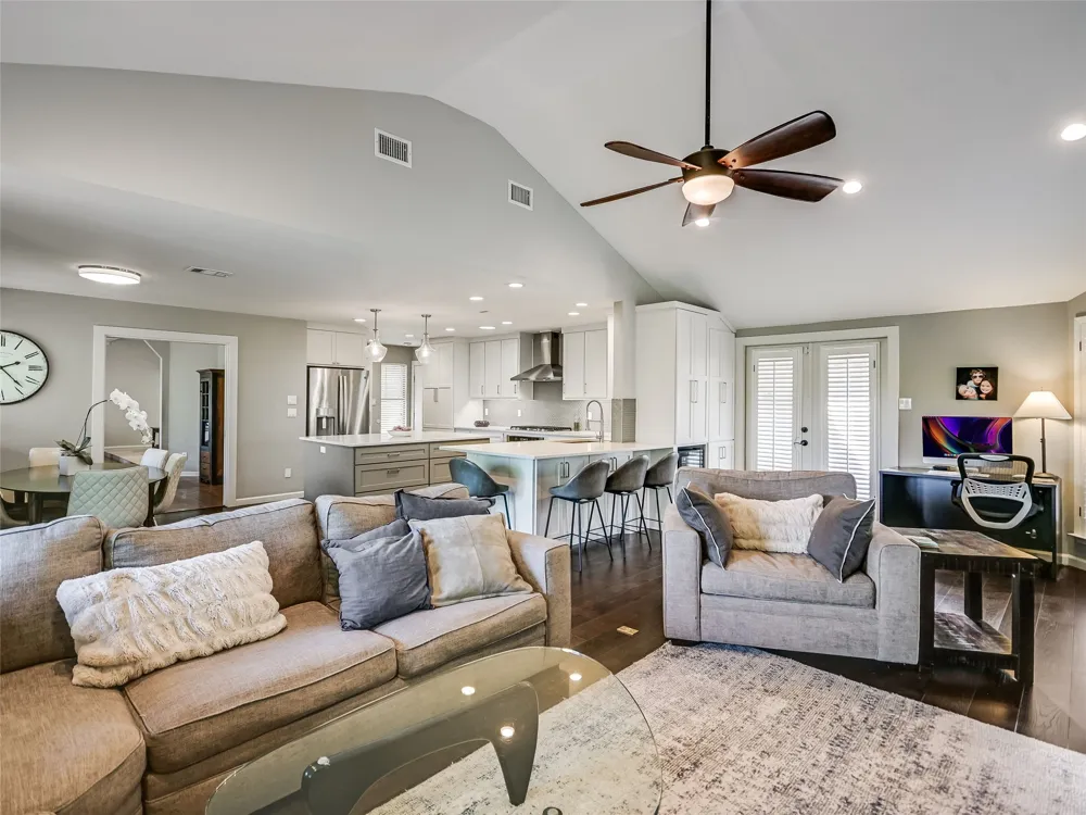 2207 Cypress Point E Austin, TX 78746
