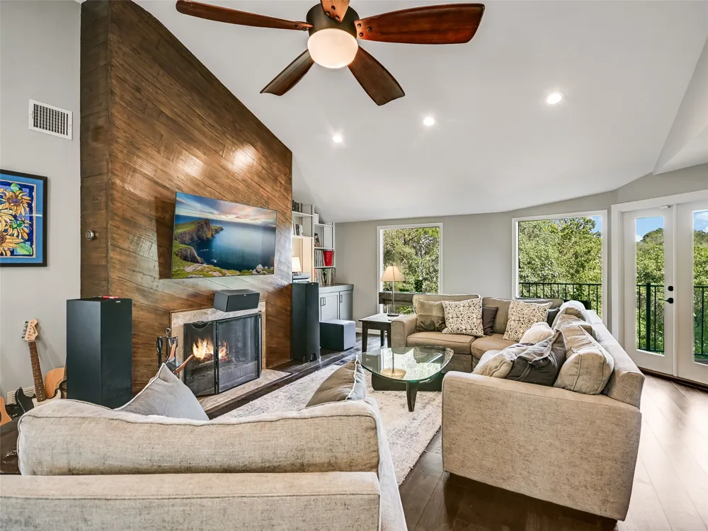 2207 Cypress Point E Austin, TX 78746