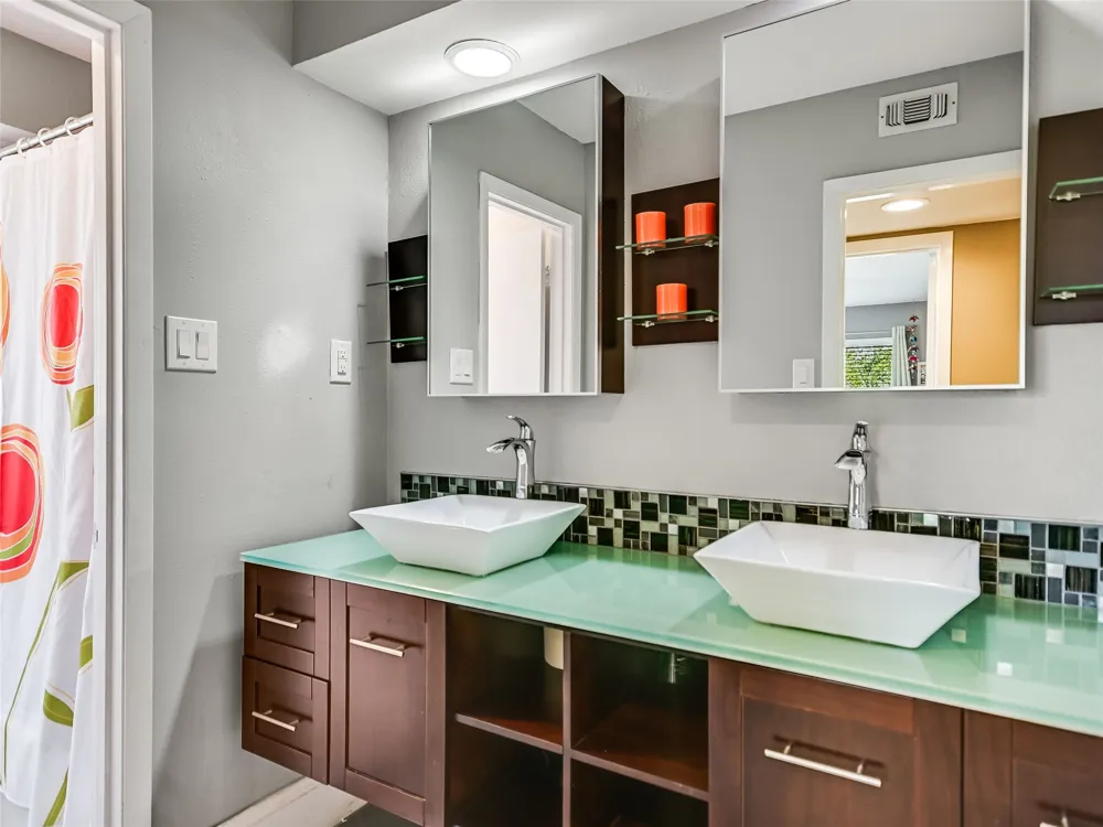 2207 Cypress Point E Austin, TX 78746