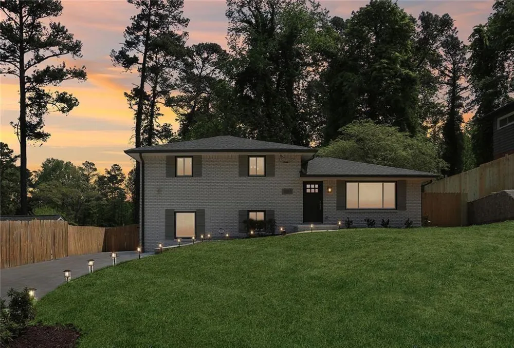 1888 La Mesa Decatur, GA 30032