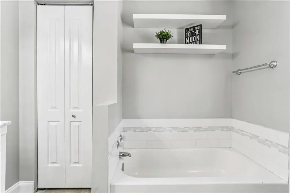 1888 La Mesa Decatur, GA 30032