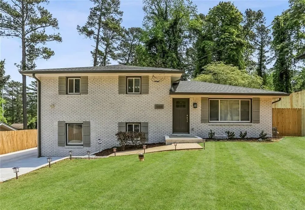 1888 La Mesa Decatur, GA 30032