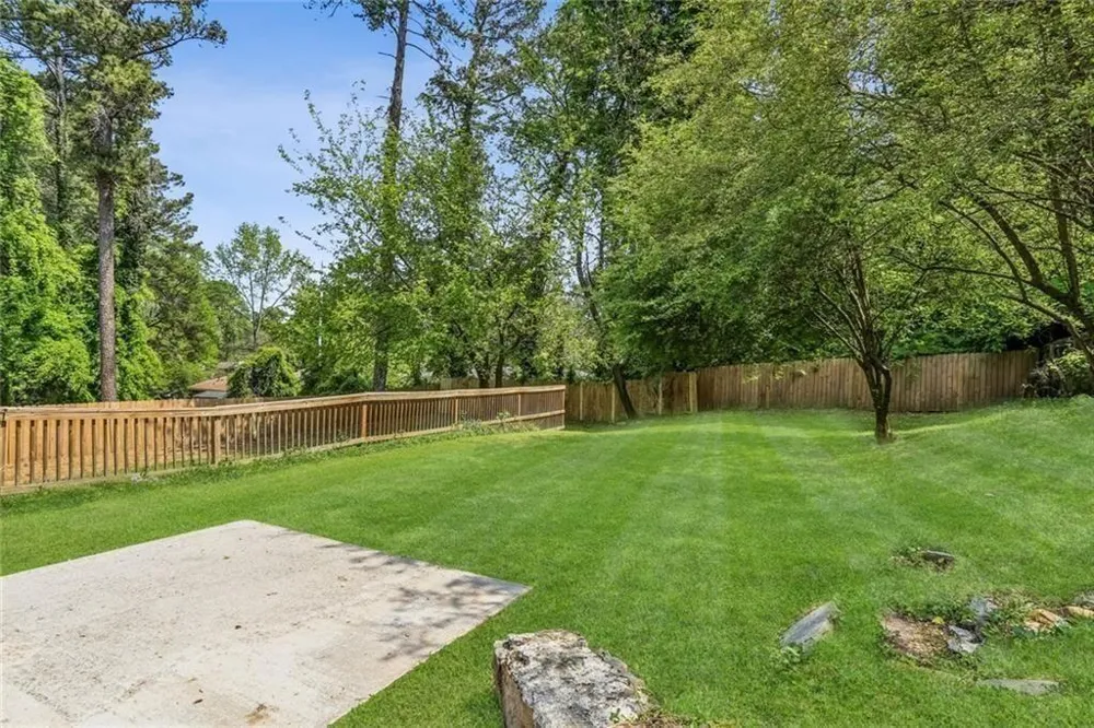 1888 La Mesa Decatur, GA 30032