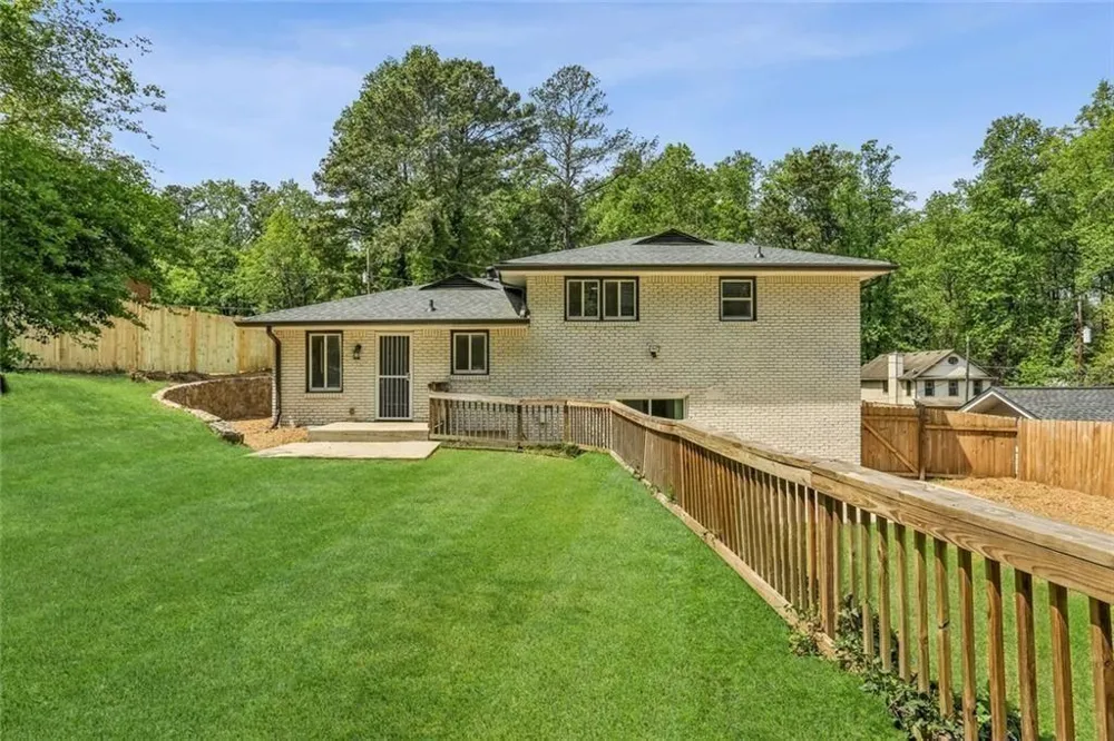 1888 La Mesa Decatur, GA 30032