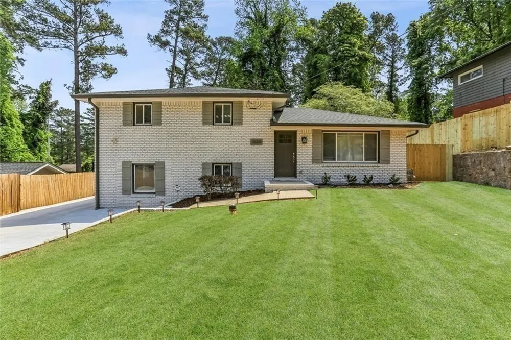 1888 La Mesa Decatur, GA 30032