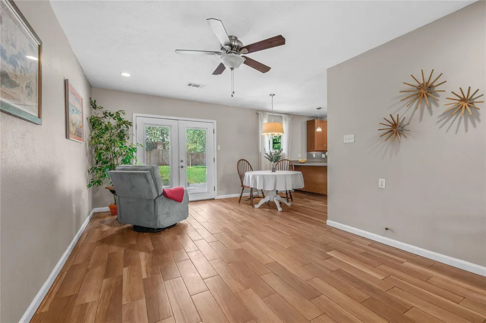 1204 Berkeley Street College Station, TX 77840
