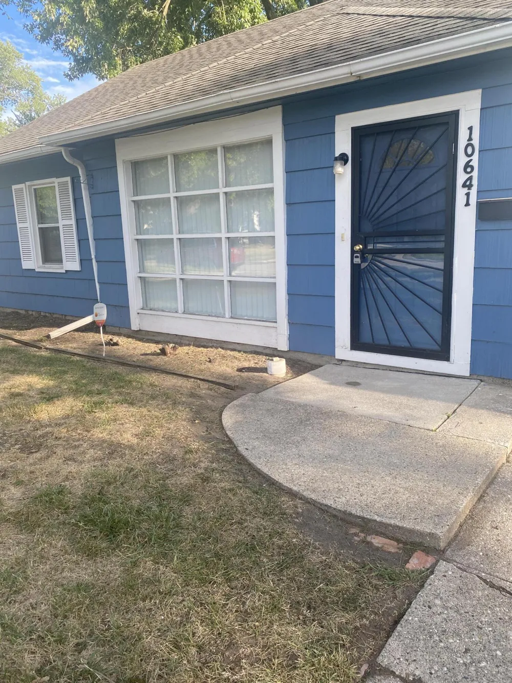 10641 S Troy Street Oak Park, MI 48237