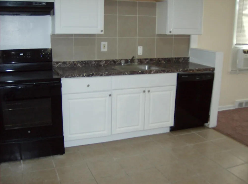 10641 S Troy Street Oak Park, MI 48237