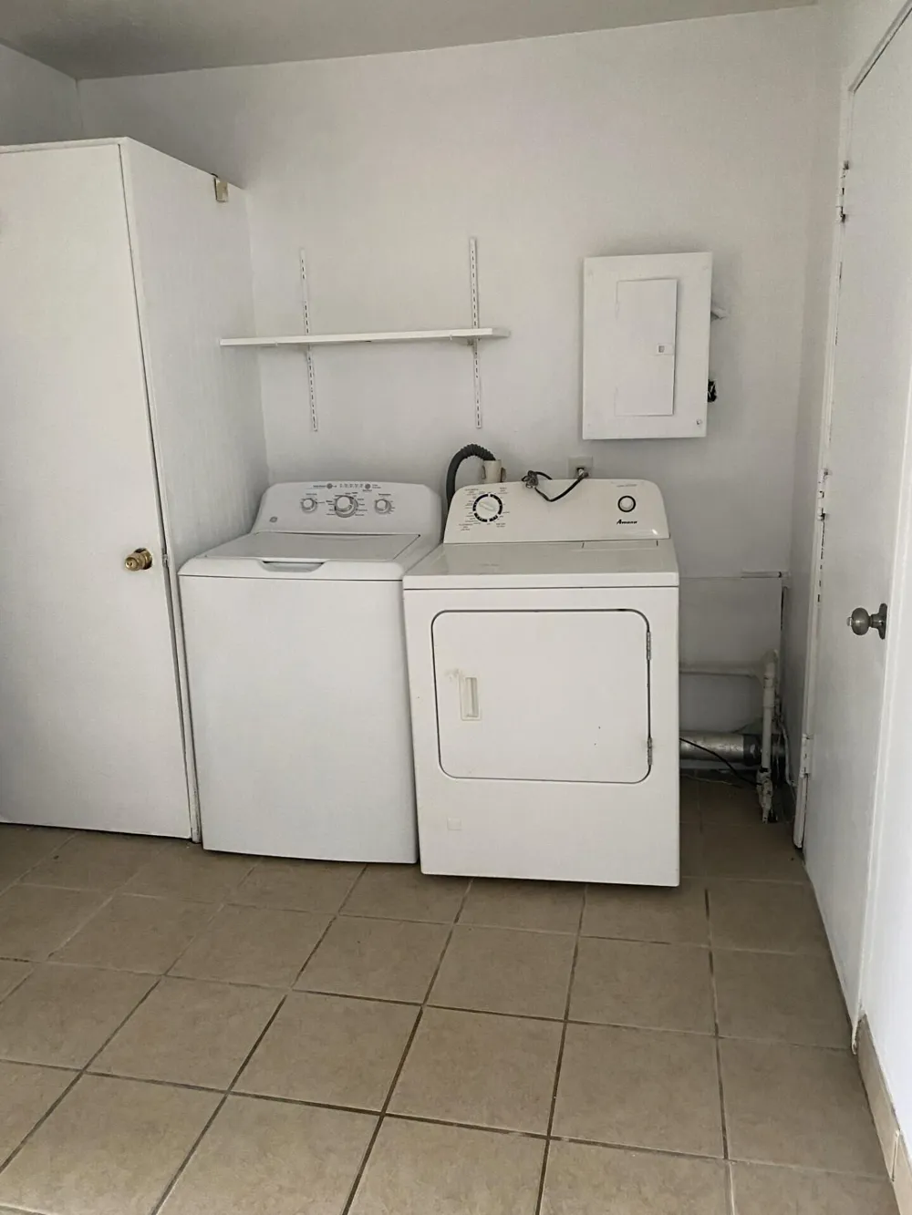 10641 S Troy Street Oak Park, MI 48237