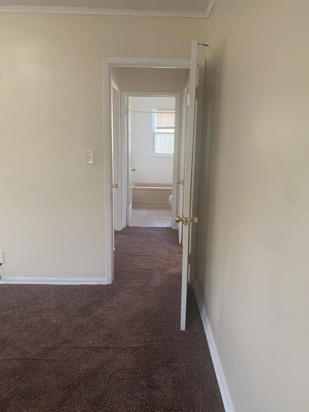10641 S Troy Street Oak Park, MI 48237