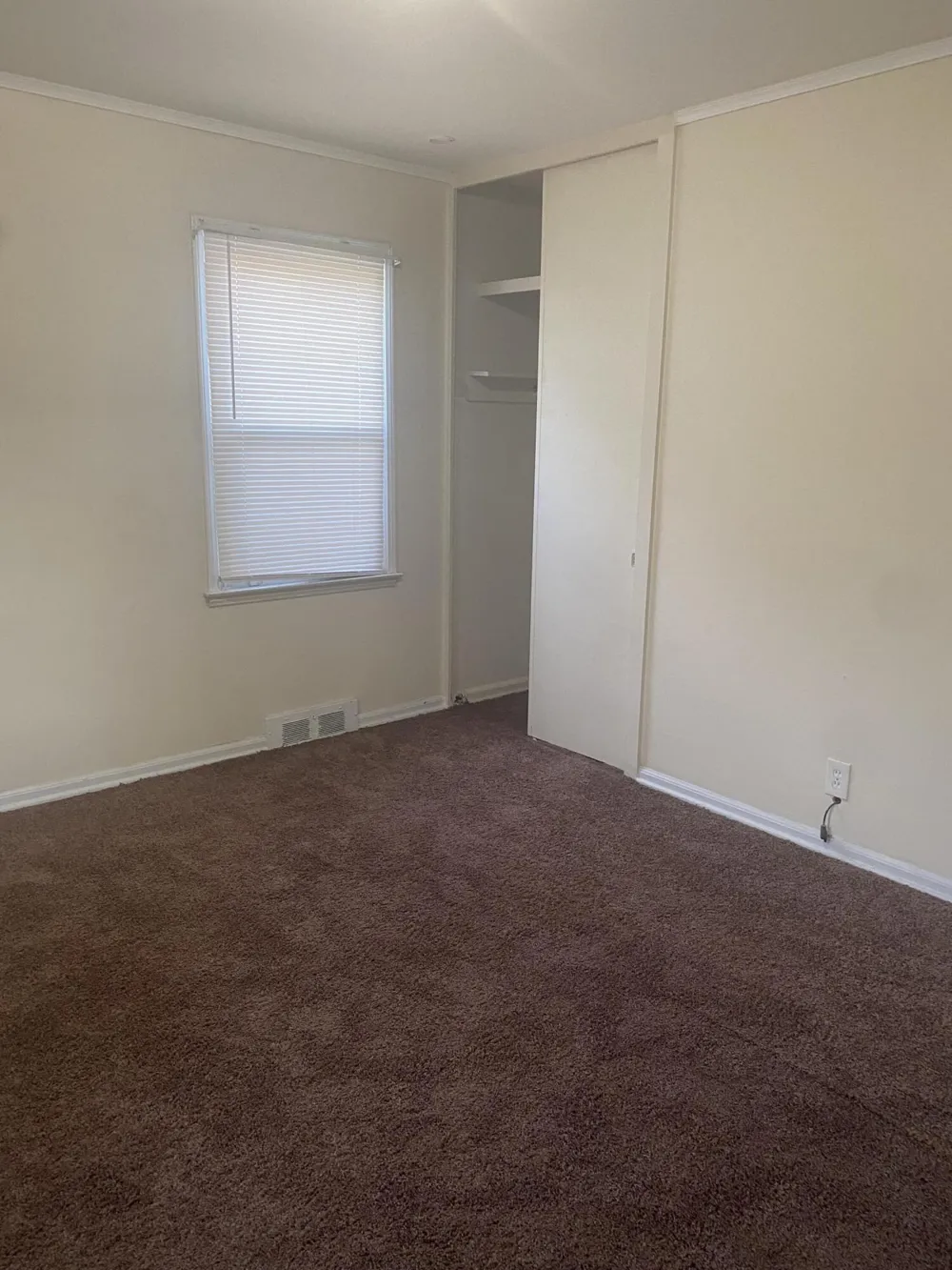 10641 S Troy Street Oak Park, MI 48237