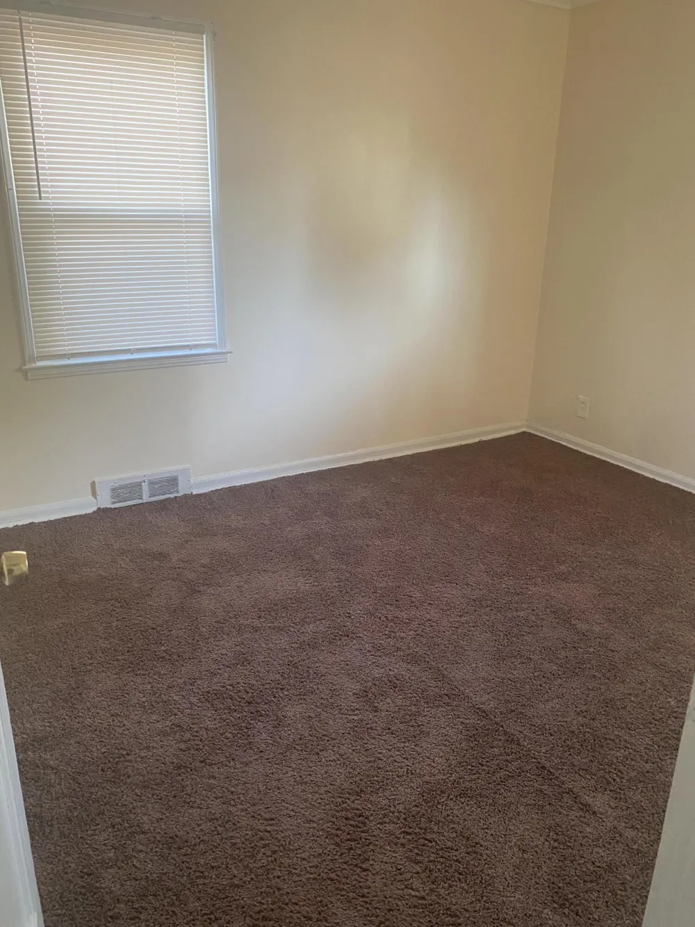 10641 S Troy Street Oak Park, MI 48237