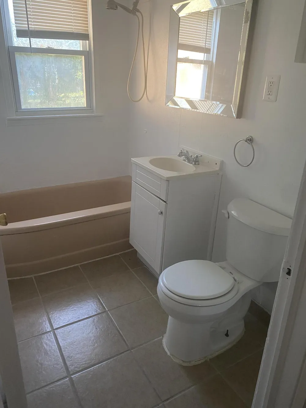 10641 S Troy Street Oak Park, MI 48237