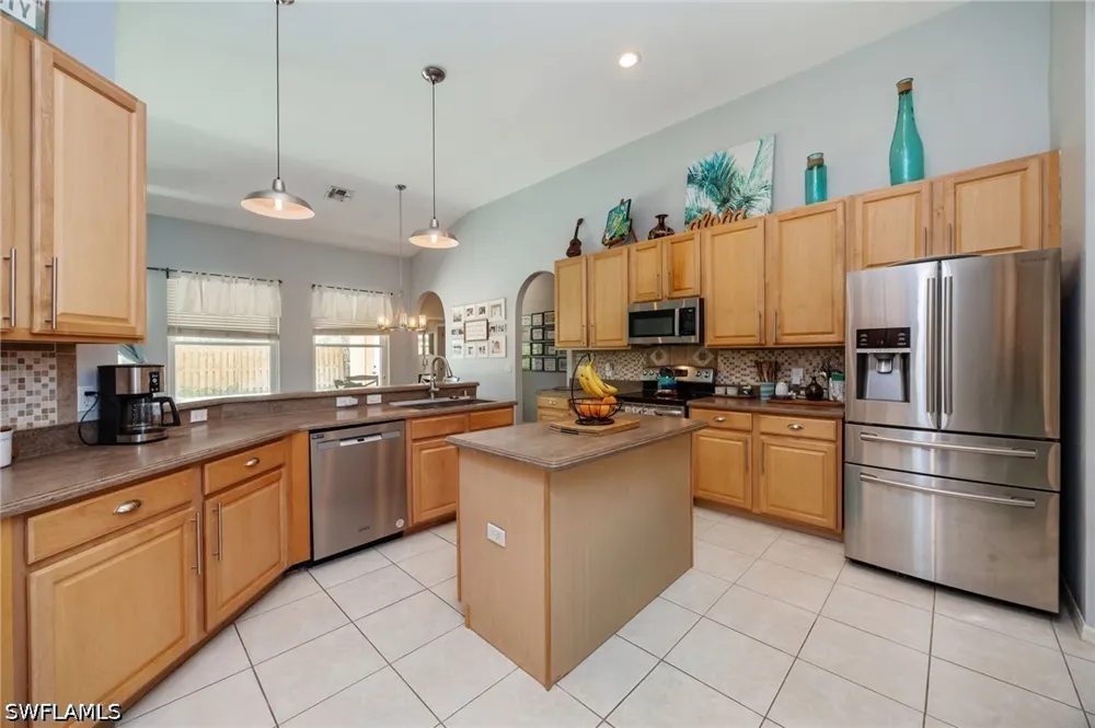 Burnt Pine Drive Naples, FL 34119
