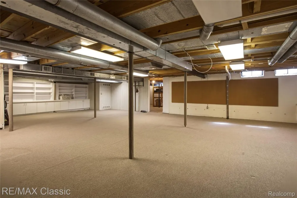 5423 W Bloomfield Lake Road West Bloomfield Charter Township, MI 48323