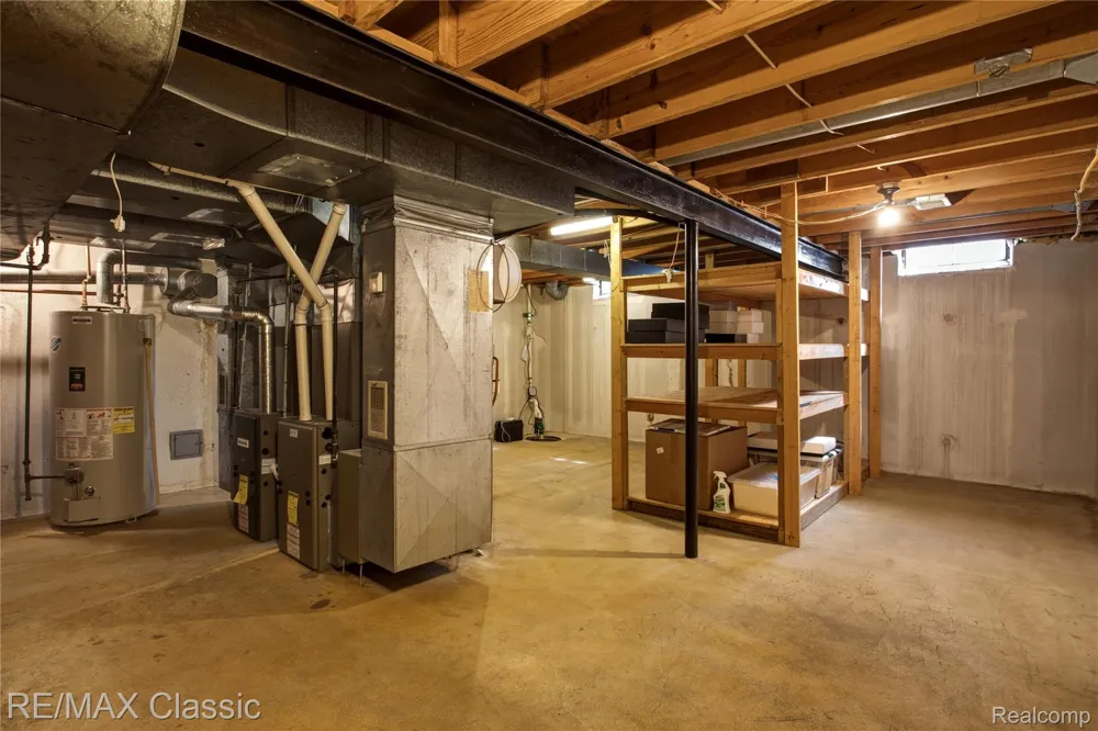 5423 W Bloomfield Lake Road West Bloomfield Charter Township, MI 48323