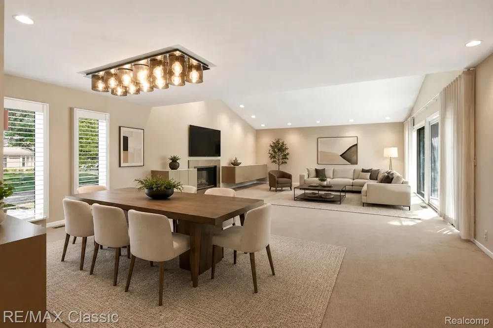 5423 W Bloomfield Lake Road West Bloomfield Charter Township, MI 48323