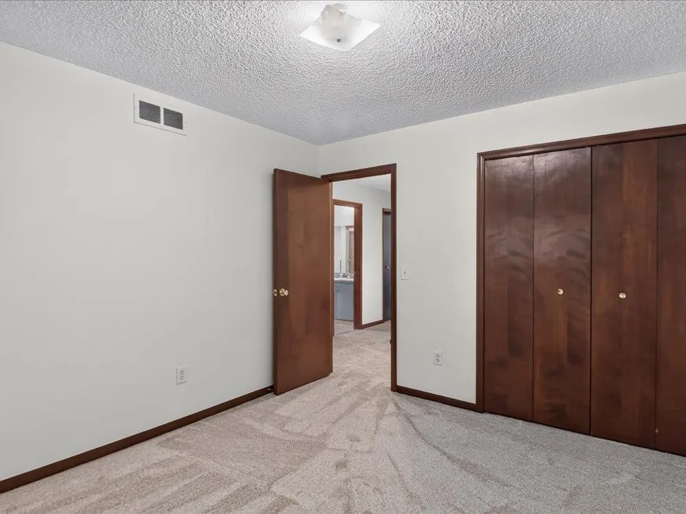 15500 Sherwood Lane Fraser City, MI 48026