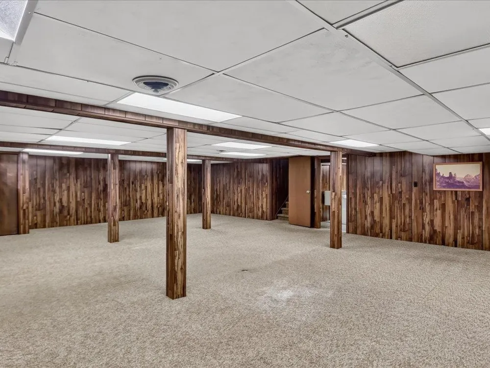 15500 Sherwood Lane Fraser City, MI 48026