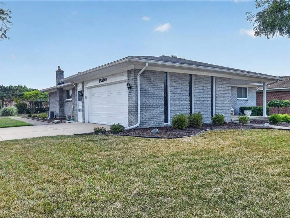 15500 Sherwood Lane Fraser City, MI 48026