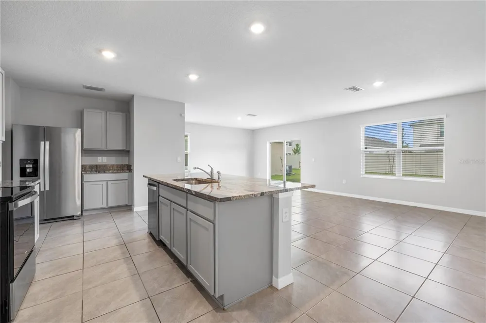 9294 FORGE BREEZE LOOP Wesley Chapel, FL 33545