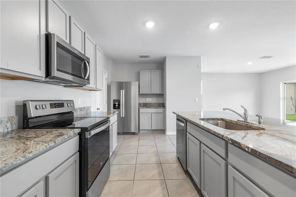 9294 FORGE BREEZE LOOP Wesley Chapel, FL 33545