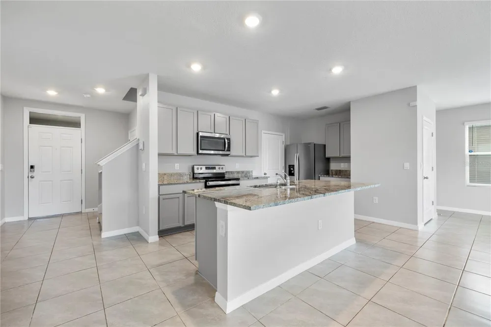9294 FORGE BREEZE LOOP Wesley Chapel, FL 33545